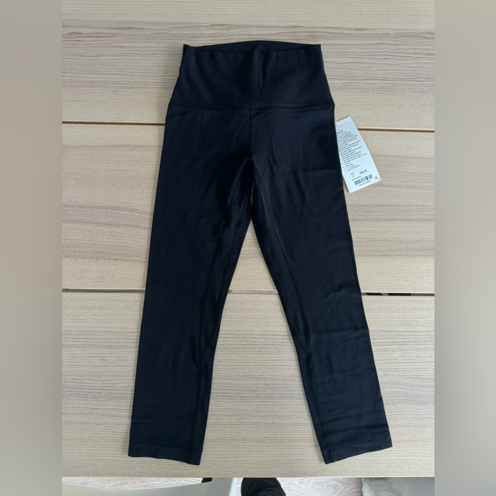 Lululemon Align™ Crop 21” – Size 4 – Black – New with Tags 🖤✨